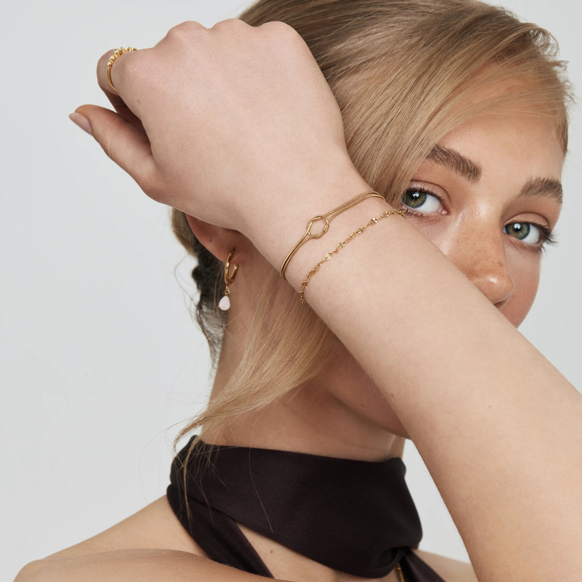 Dainty Knot Bracelet